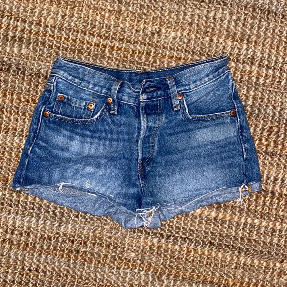 levi shorts